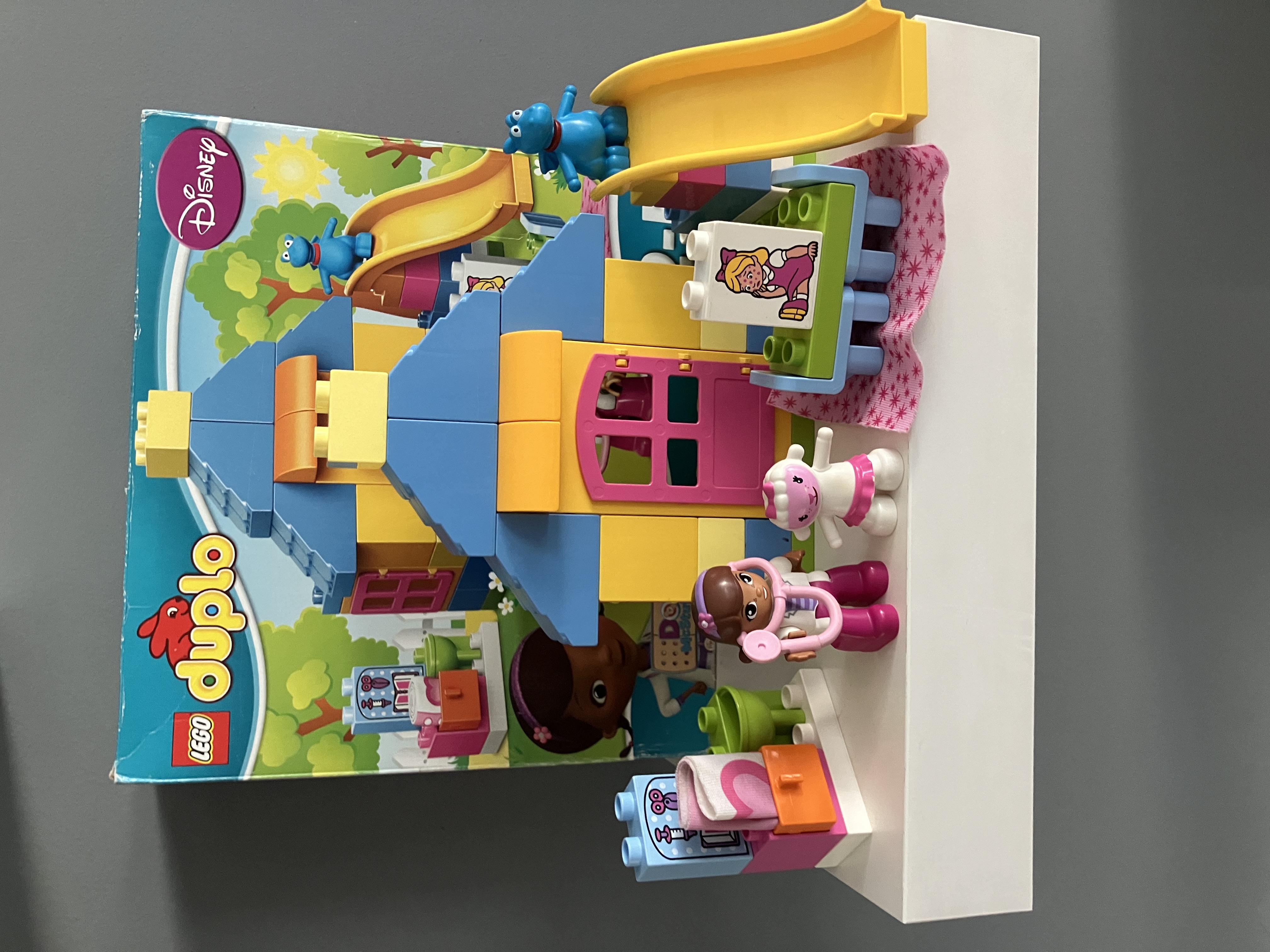 Lego Duplo 10606 - Doktorka Plyšáková Ordinace na dvorku