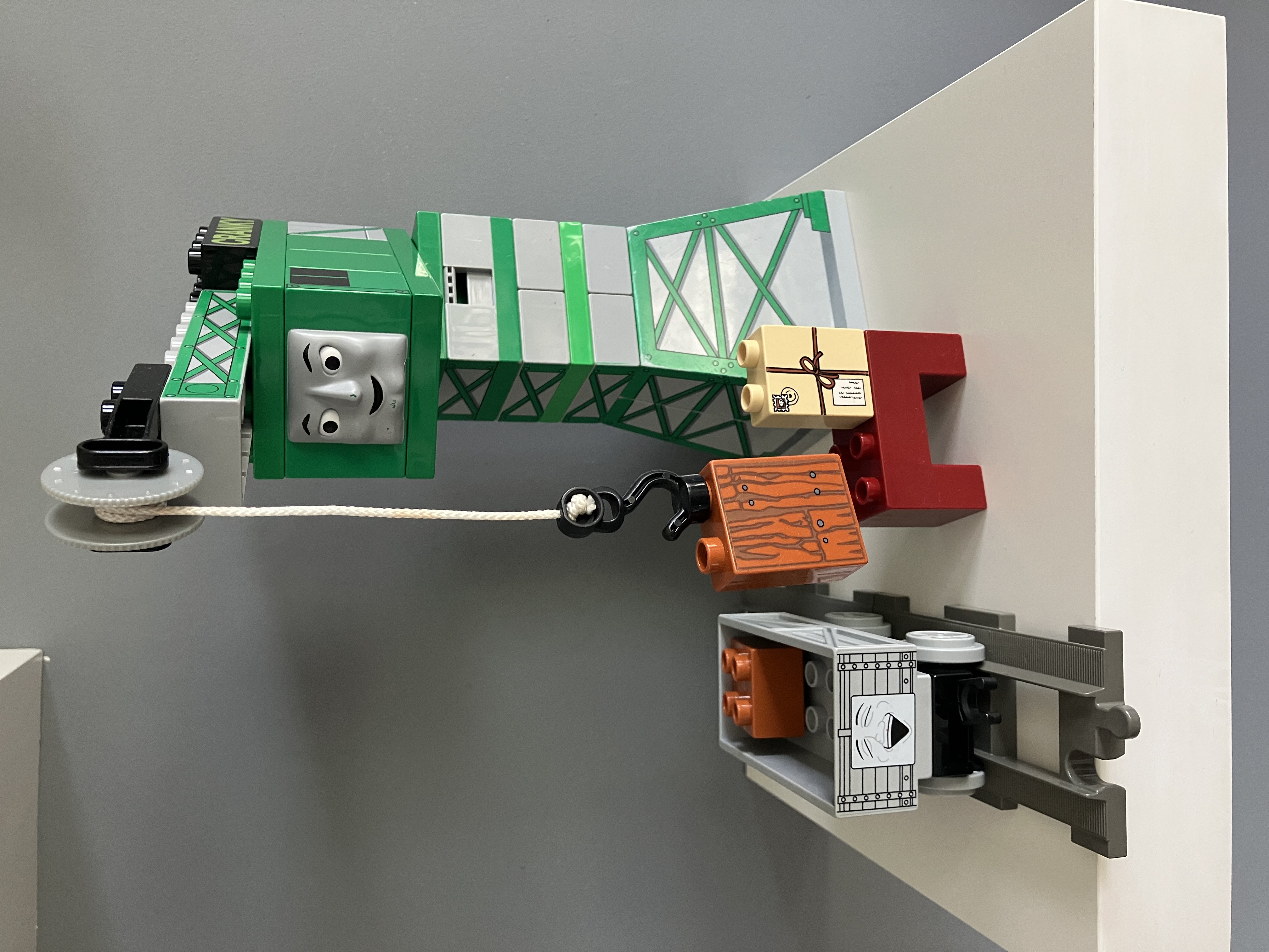 Lego Duplo 3301 - Mašinka Tomáš, Jeřáb CRANKY