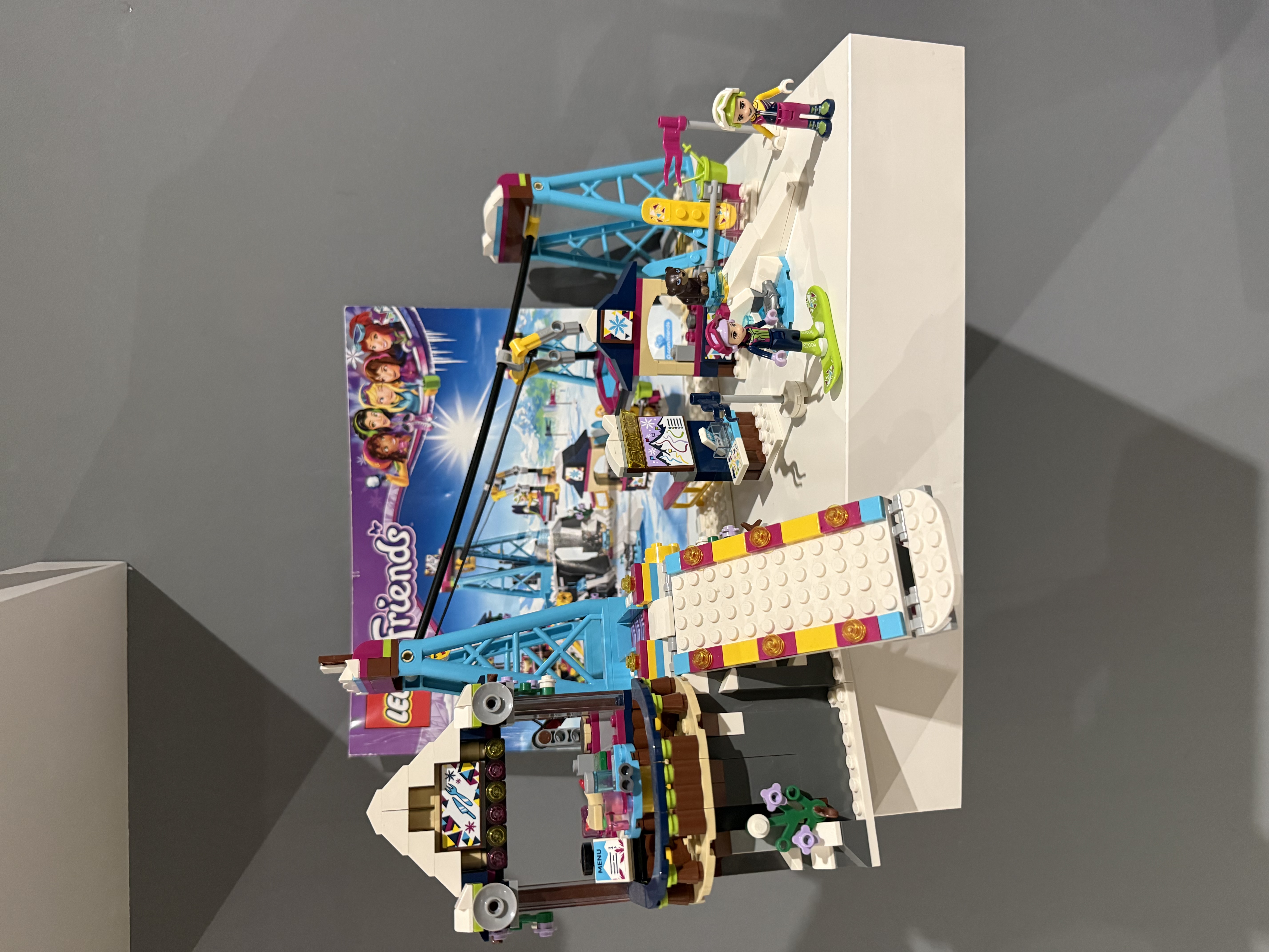 LEGO® Friends 41324 Lyžařský vlek v zimním středisku