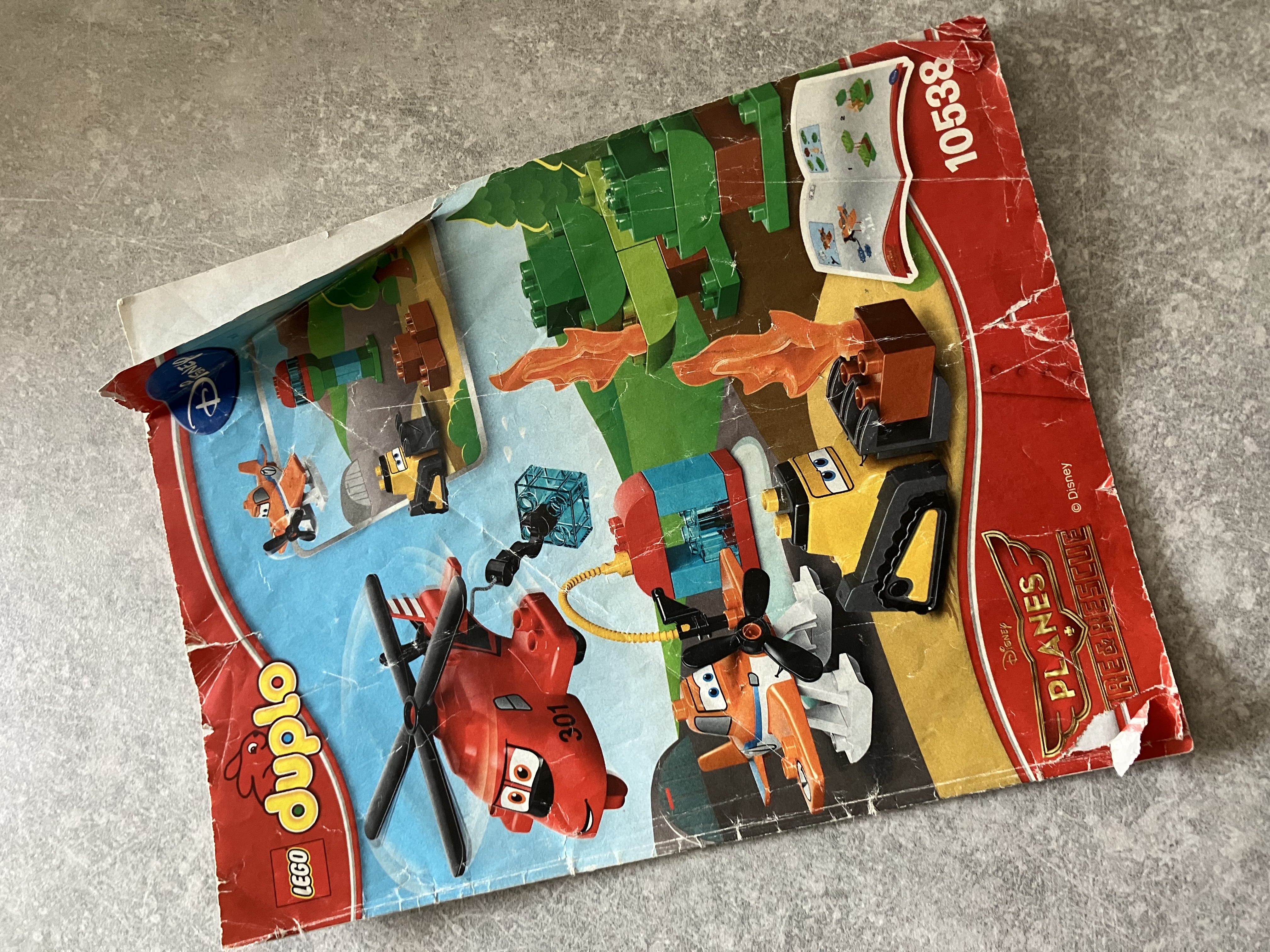 Lego Duplo Planes 10538 - Hasiči a záchranáři