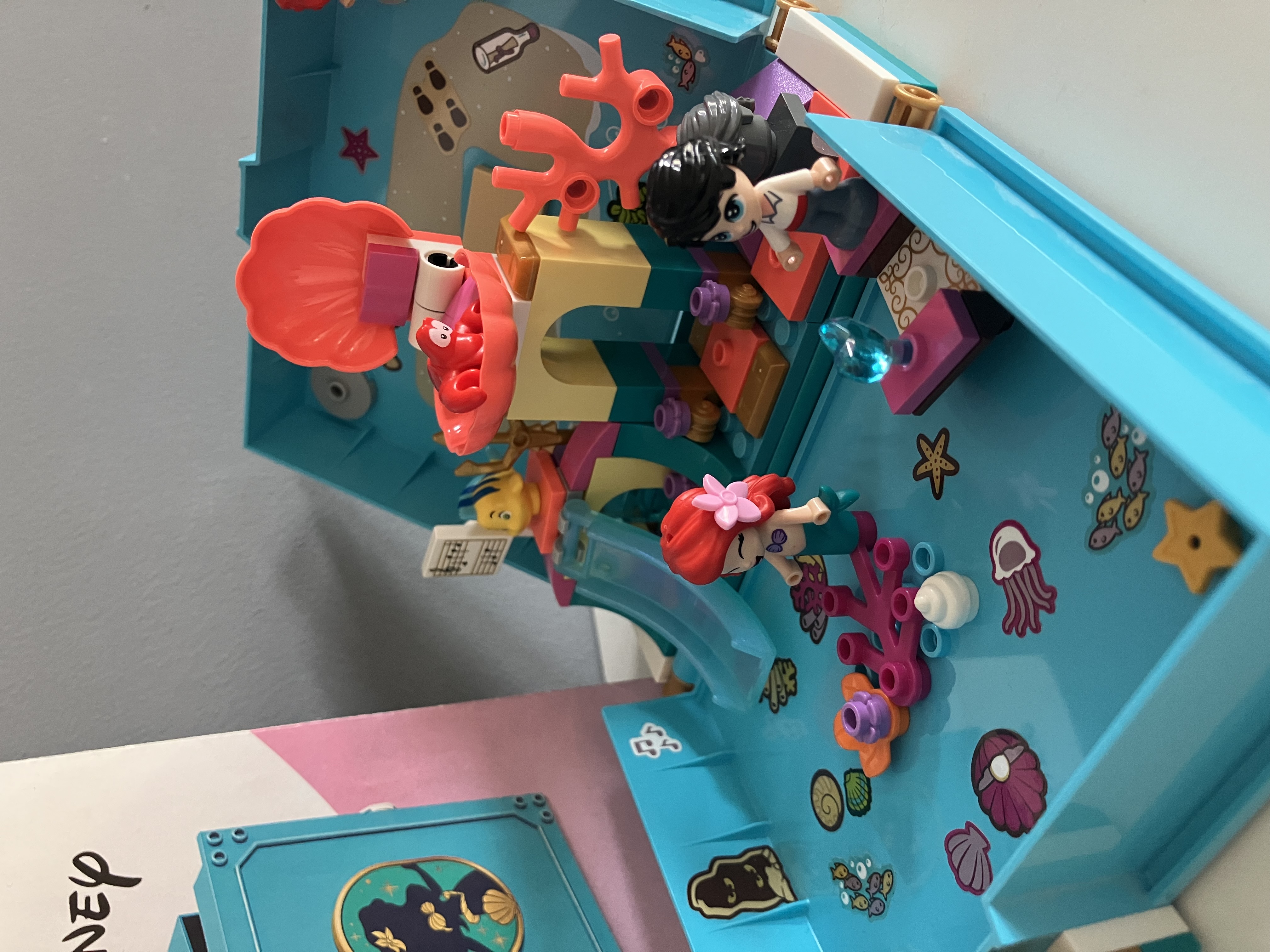LEGO® Disney 43176 Ariel a její pohádková kniha dobrodružství