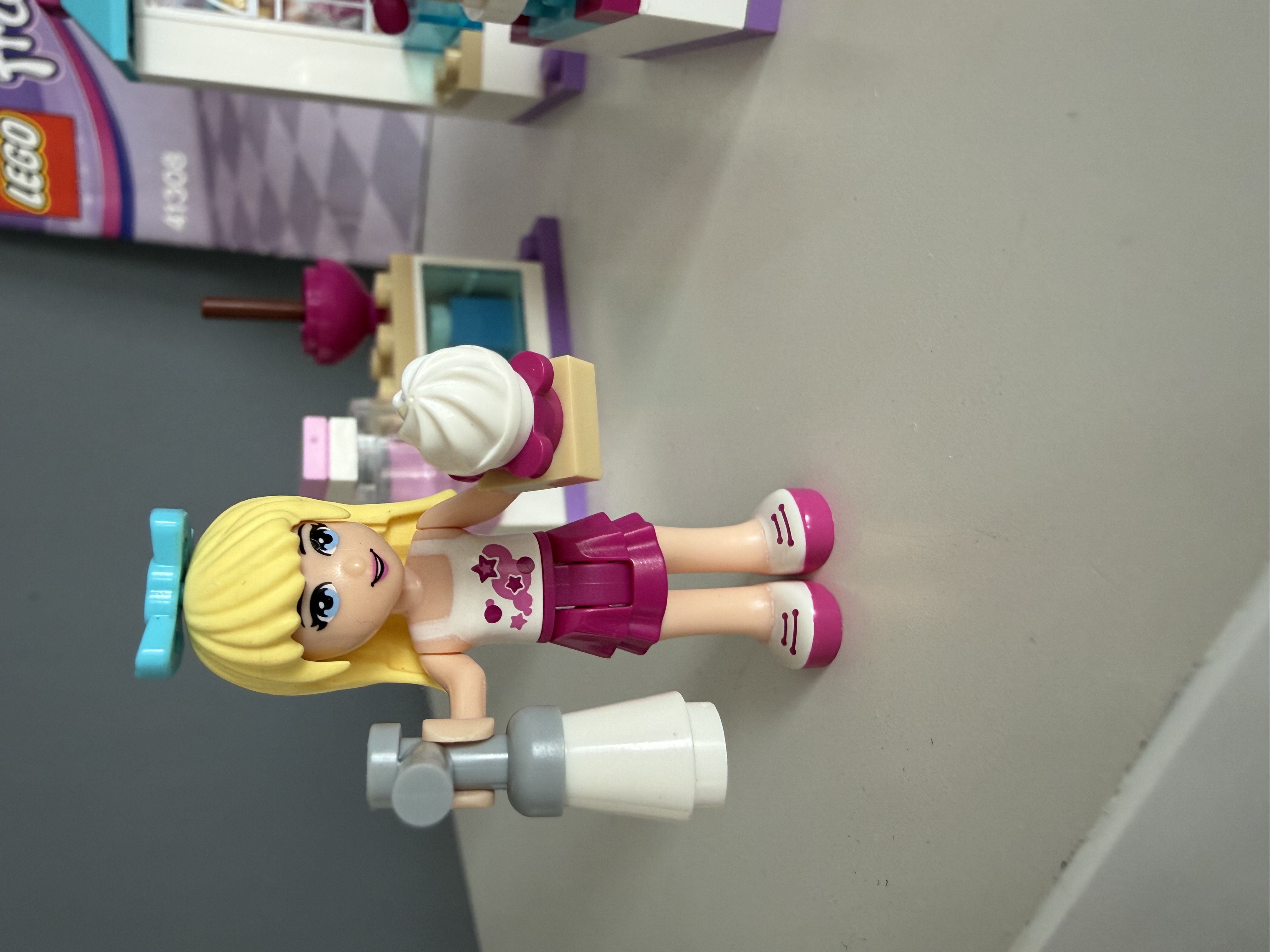 LEGO® Friends 41308 Stephanie a její cukrárna