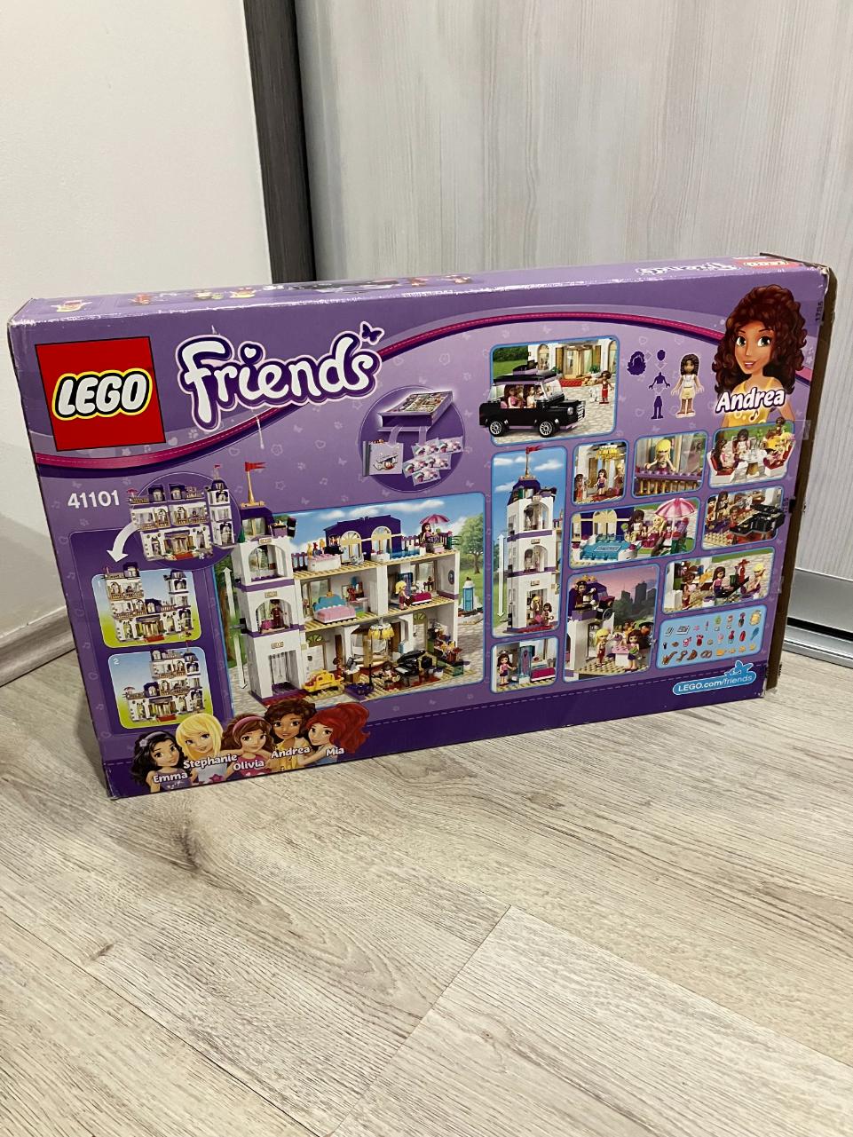 LEGO® Friends 41101 Hotel Grand v městečku Heartlake