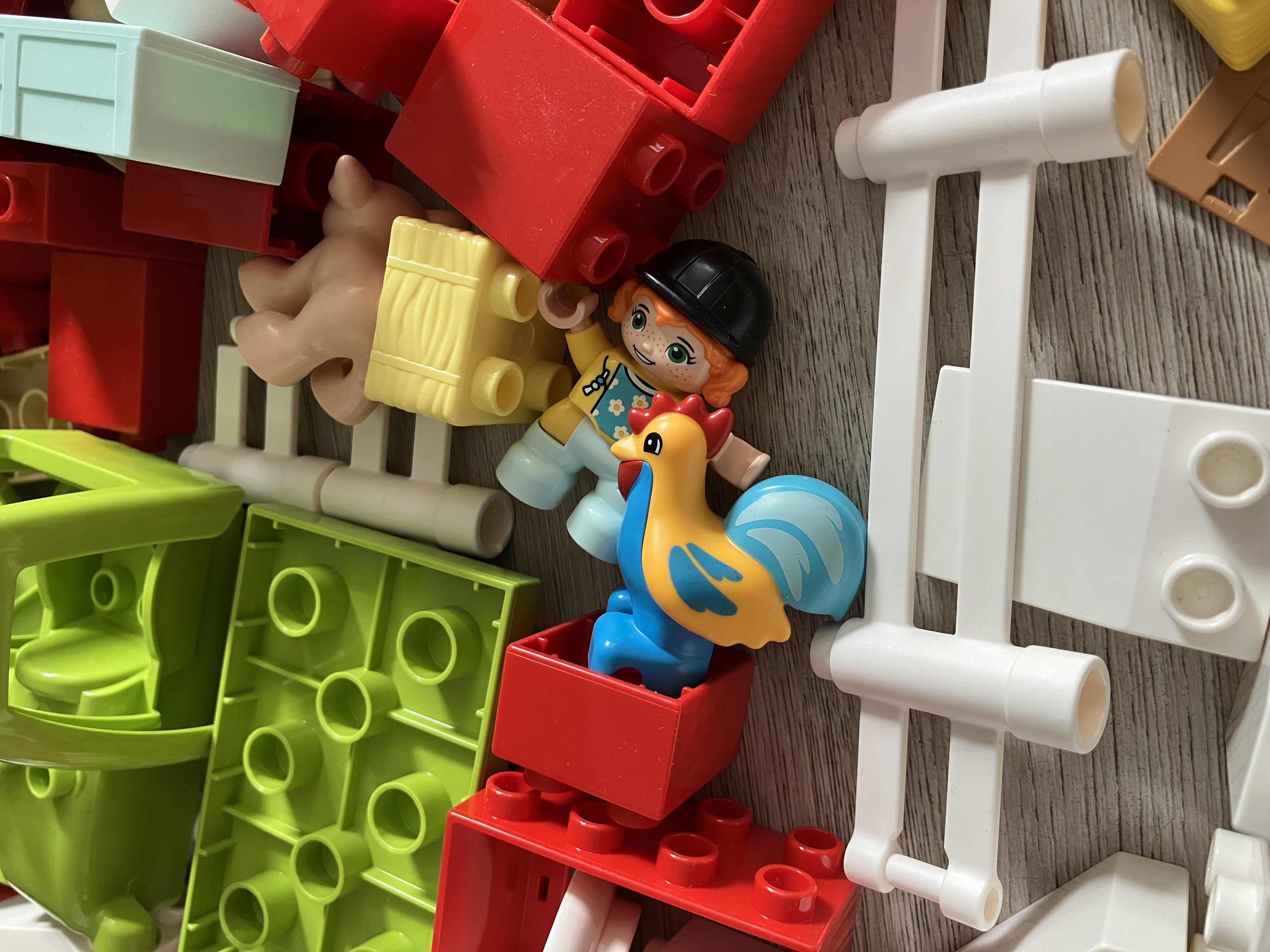 LEGO® DUPLO® 10952 Stodola traktor a zvířátka z farmy