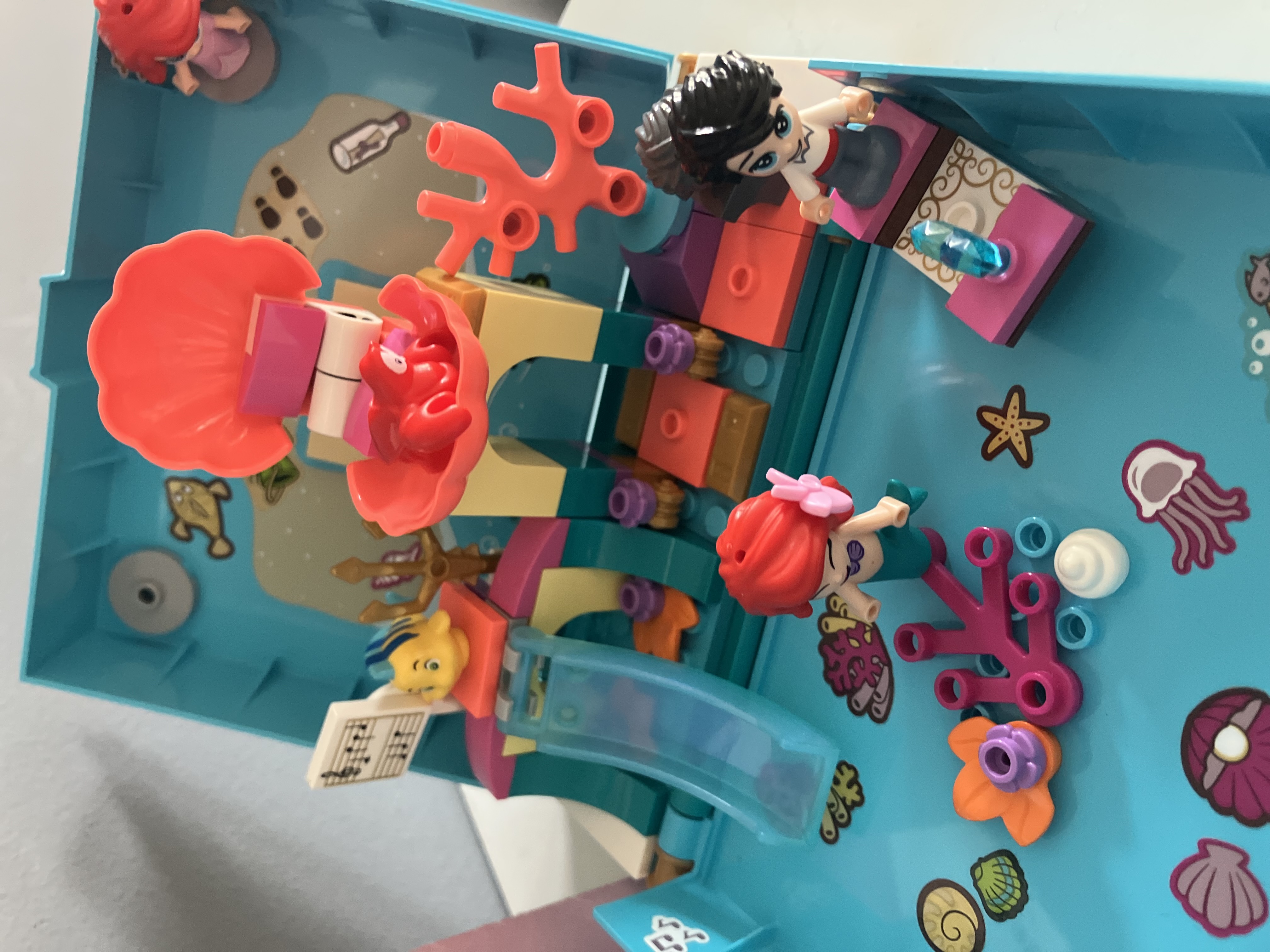 LEGO® Disney 43176 Ariel a její pohádková kniha dobrodružství