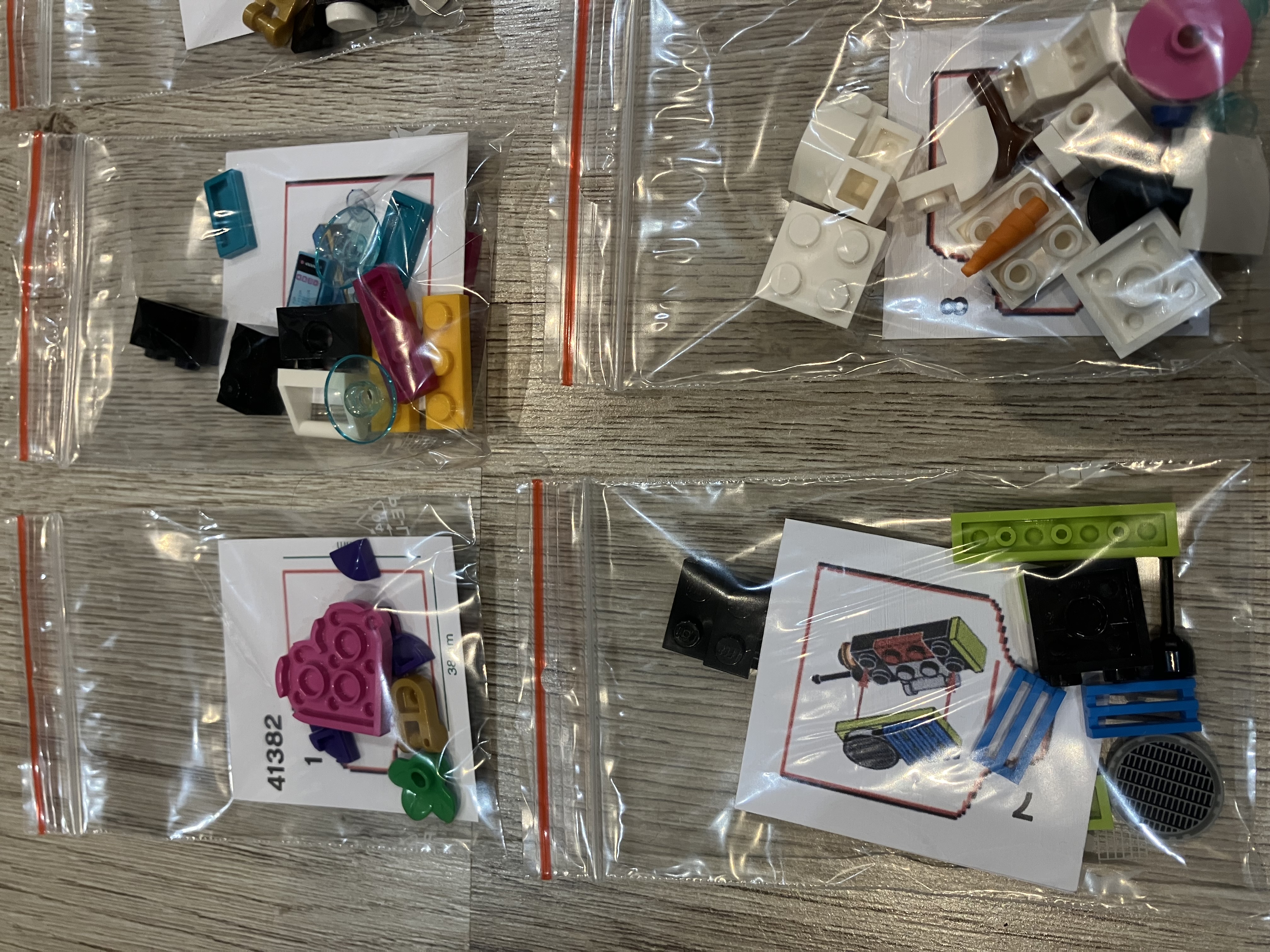 LEGO® Friends 41382 Adventní kalendář