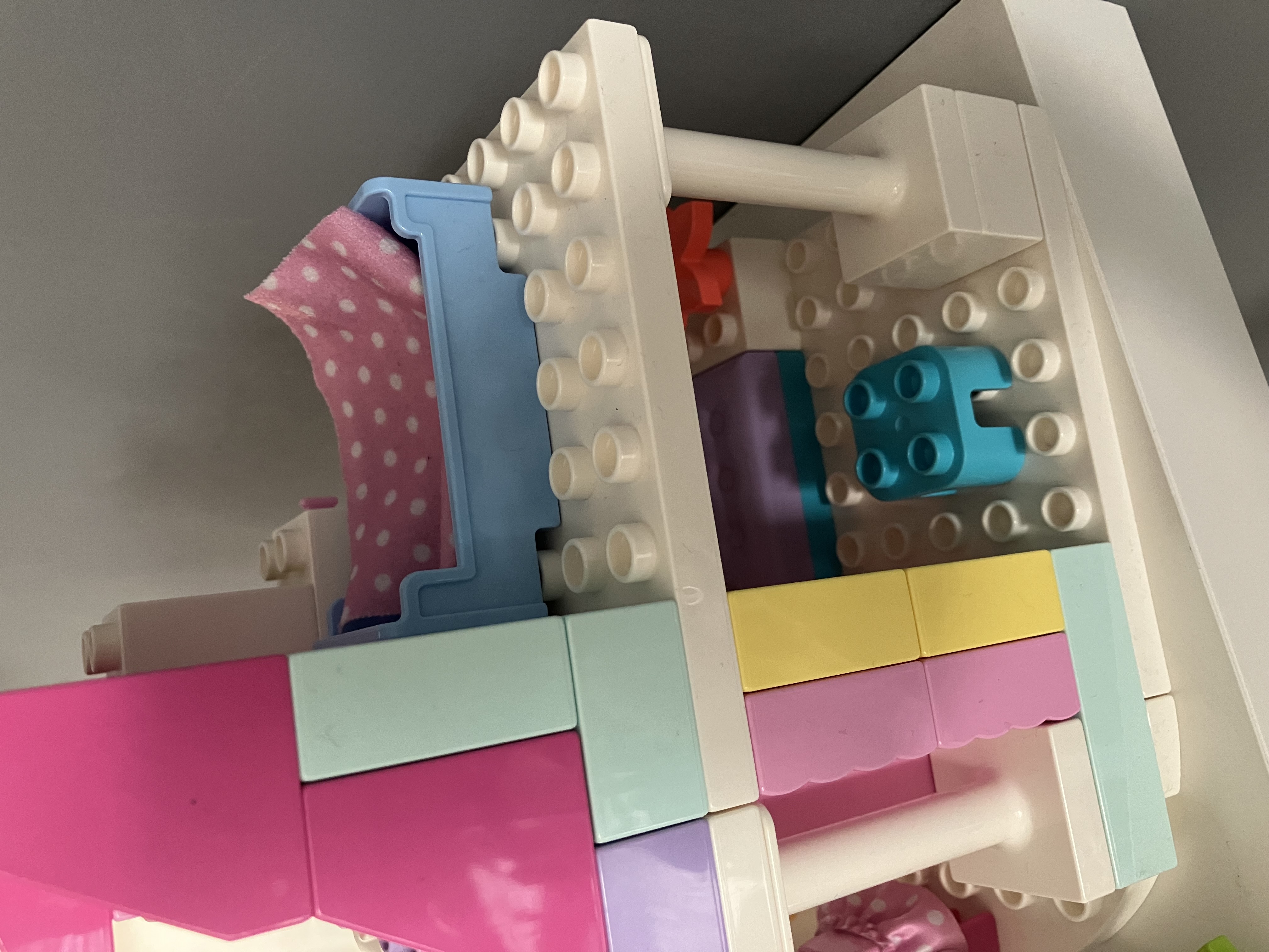 LEGO® DUPLO® ǀ Disney 10942 Domek a kavárna Minnie