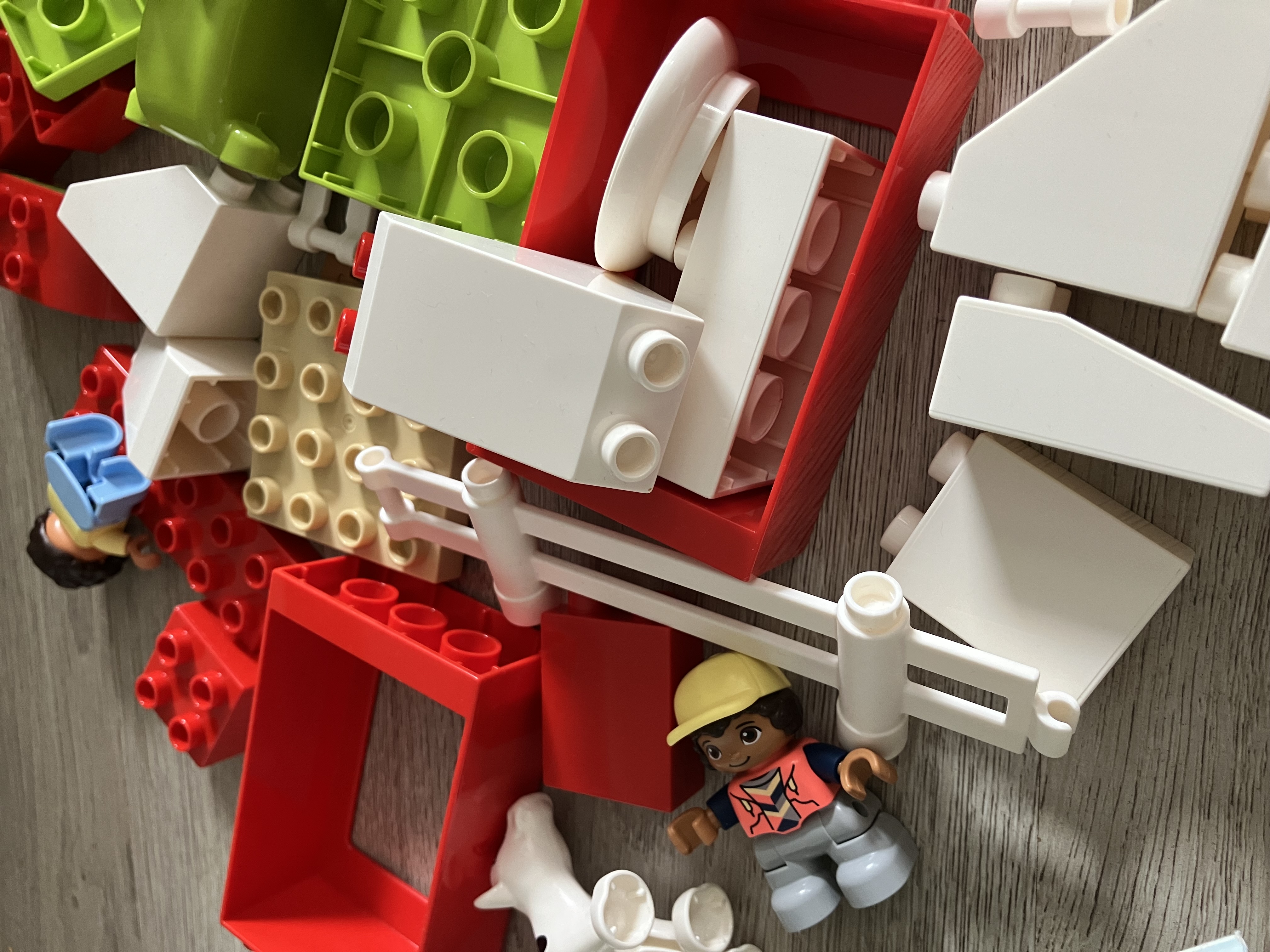 LEGO® DUPLO® 10952 Stodola traktor a zvířátka z farmy