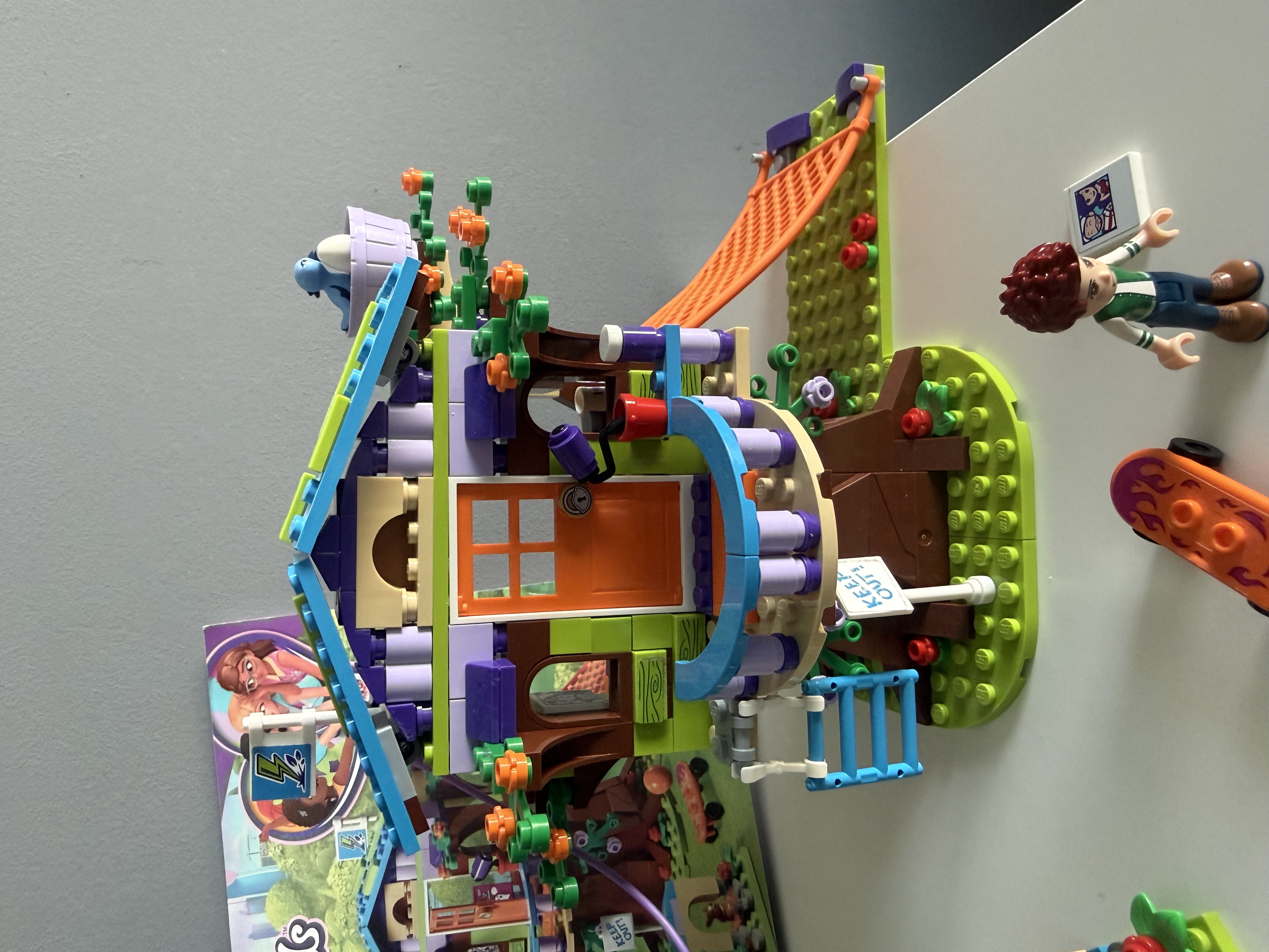 LEGO® Friends 41335 Mia a její domek na stromě