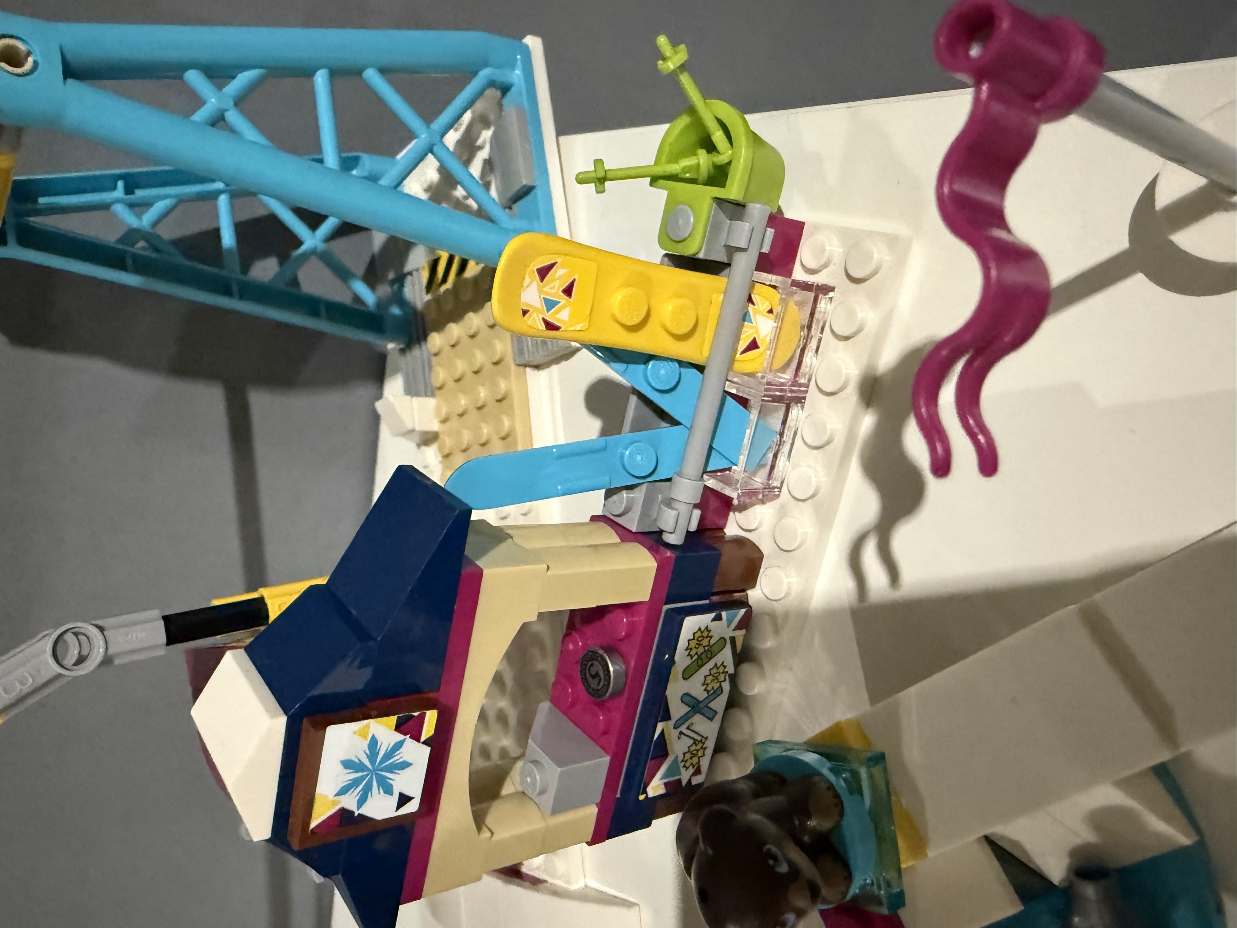 LEGO® Friends 41324 Lyžařský vlek v zimním středisku