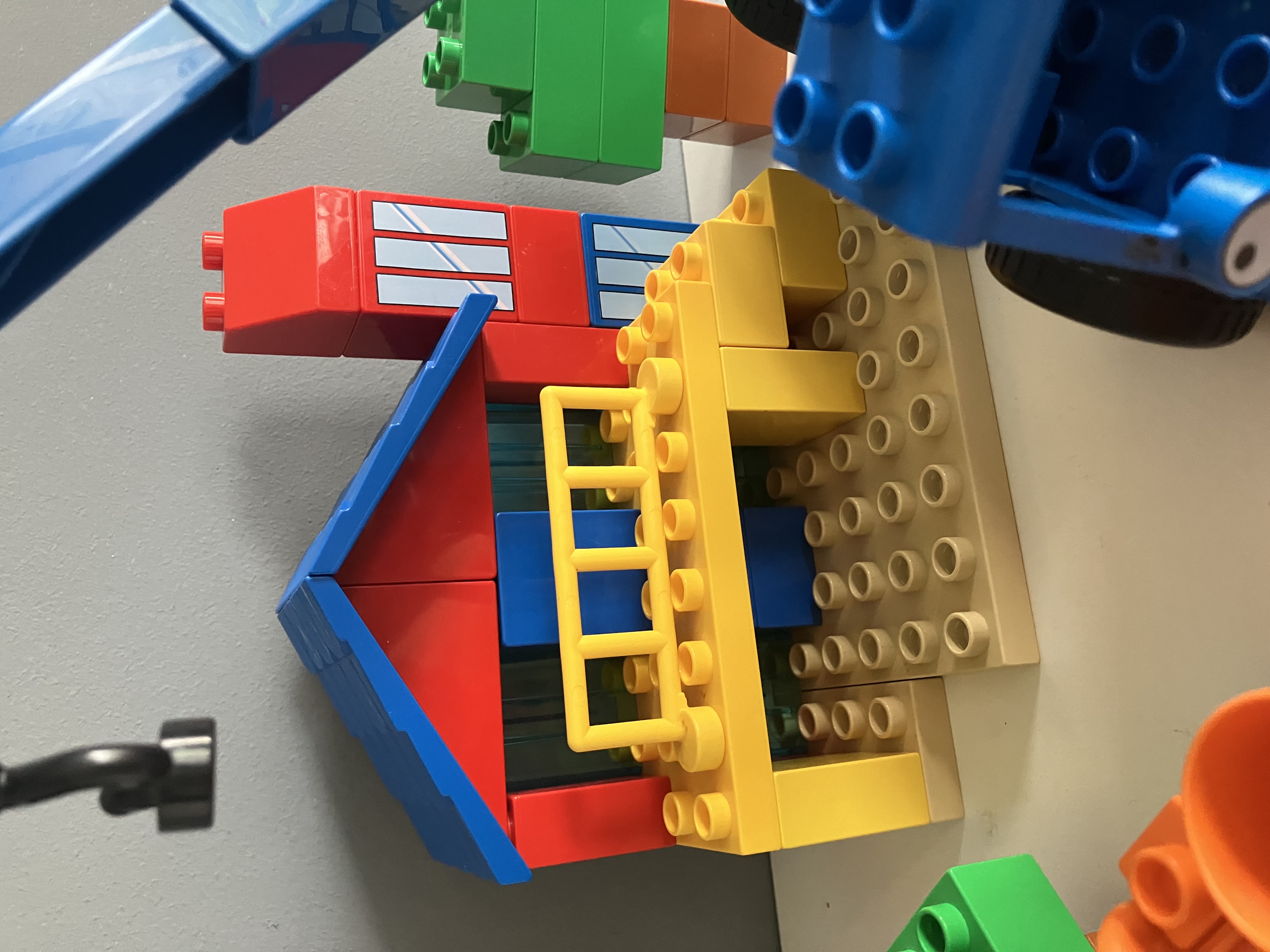 Lego Duplo 3597, Bořek stavitel, Lůďa a Julča při práci
