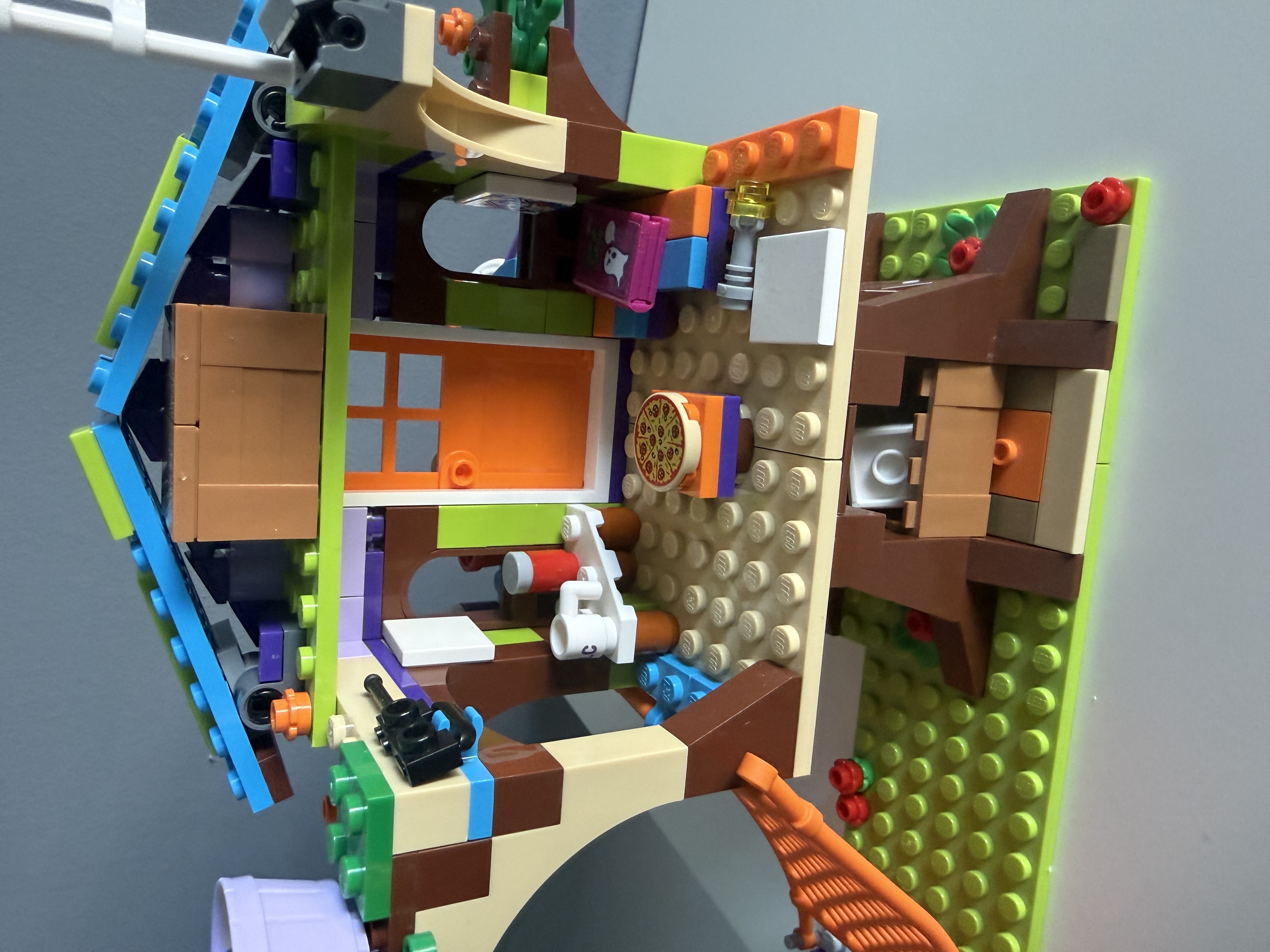 LEGO® Friends 41335 Mia a její domek na stromě