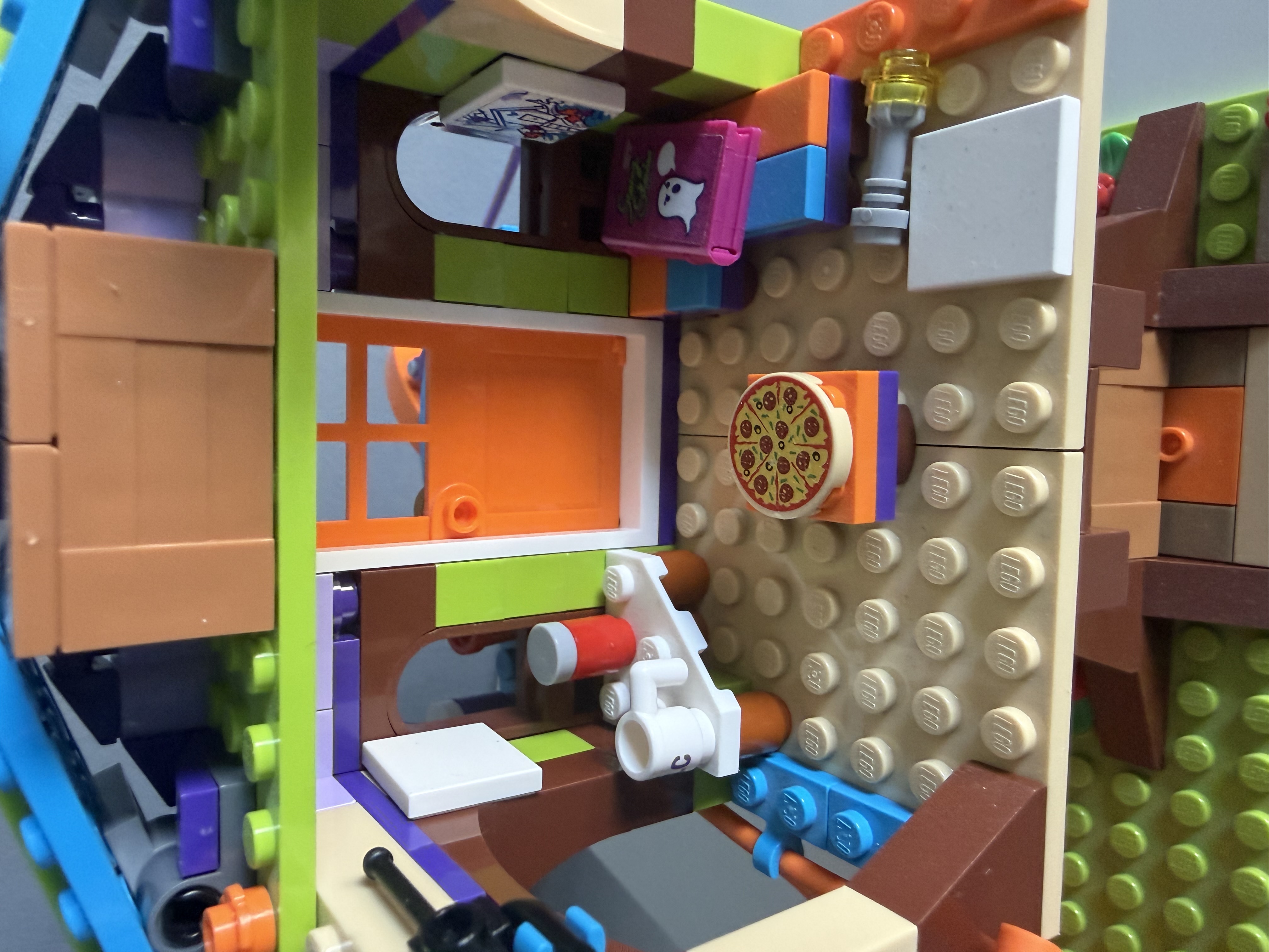 LEGO® Friends 41335 Mia a její domek na stromě
