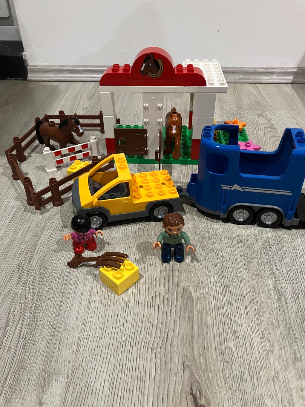 Lego Duplo 5648 Koňské stáje
