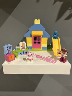 Lego® Duplo® 10606 Doktorka Plyšáková: Ordinace na dvorku