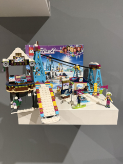 LEGO® Friends 41324 Lyžařský vlek v zimním středisku